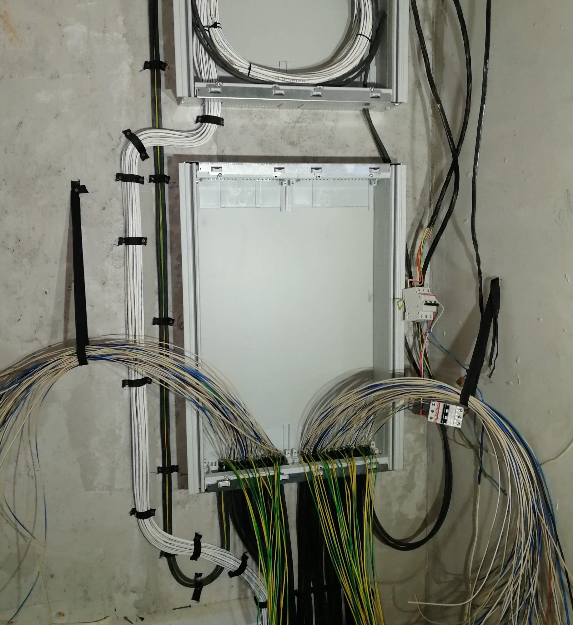Разделка кабеля на отдельные провода